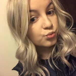 Meet your Posher, Brooke